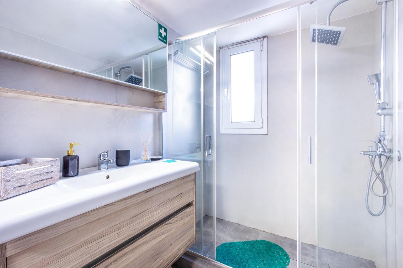 Apartment With Parking Near Medical Center أثينا المظهر الخارجي الصورة